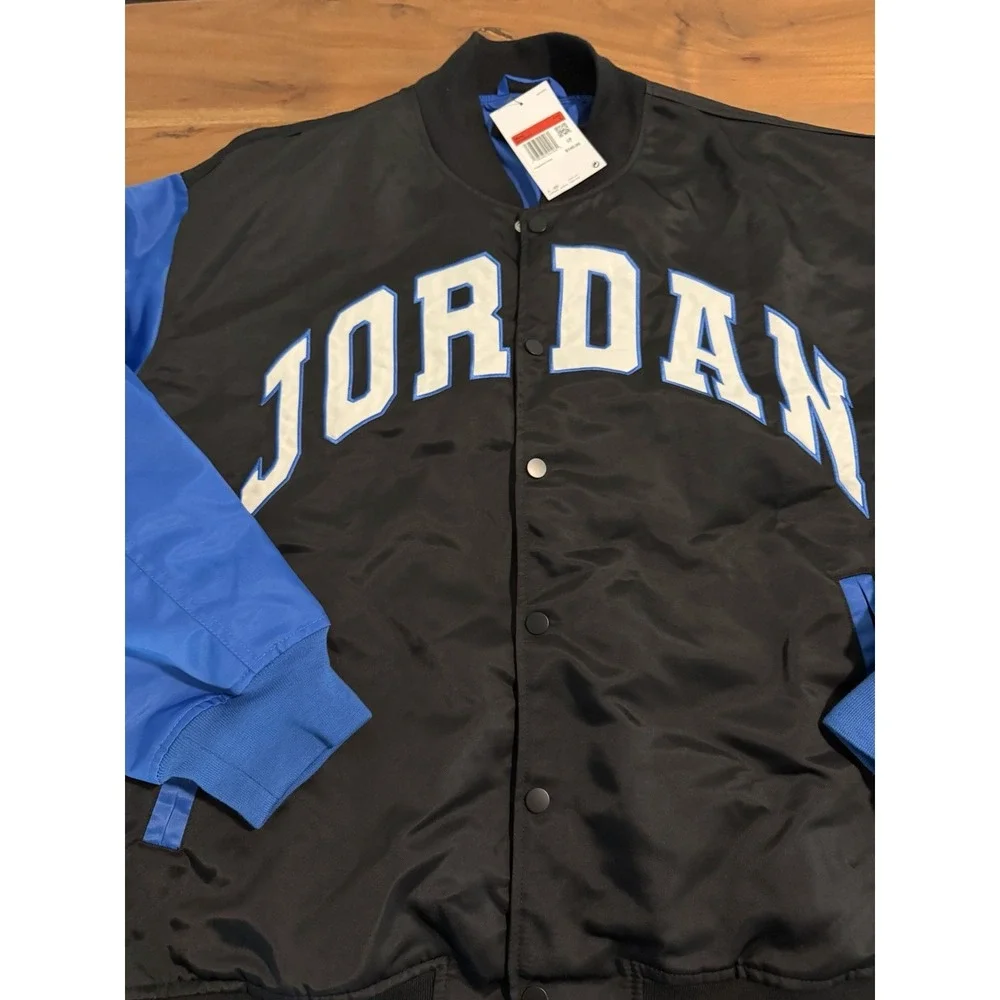 Nike Air Jordan Men's Varsity Bomber Jacket HV0099-010 New $140 MSRP Large